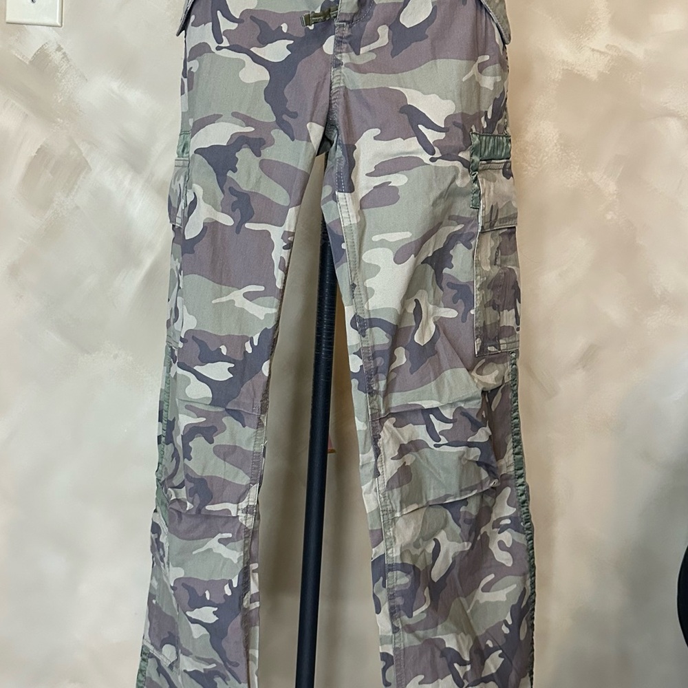 Abercrombie & Fitch Olive and Brown Camo Cargo Pants
